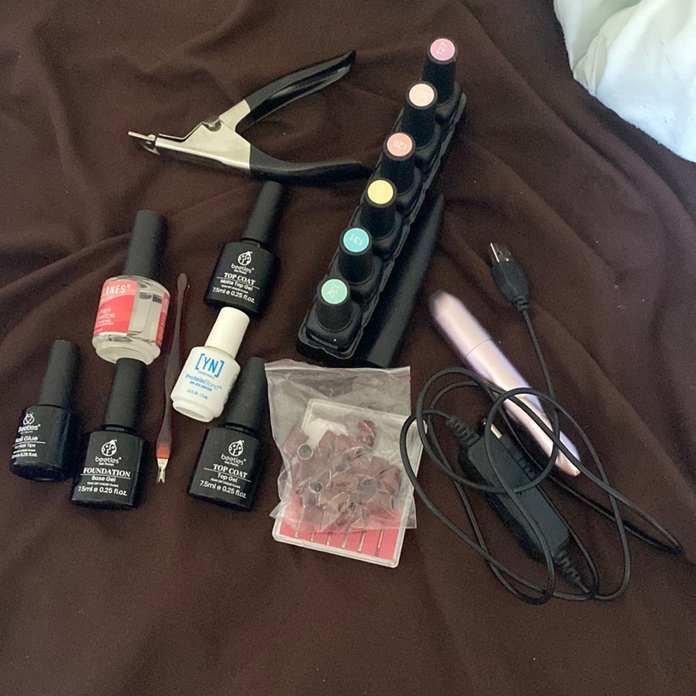Mail drill and gel prep with nail cutters